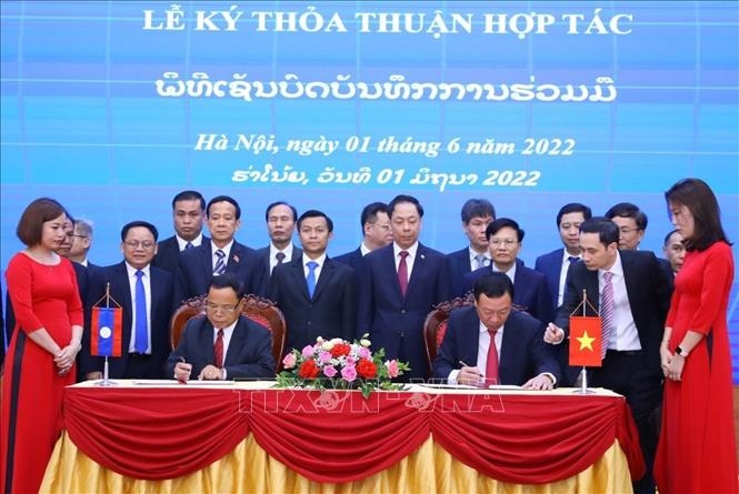 Vietnam, Laos sign MoU on inspection cooperation